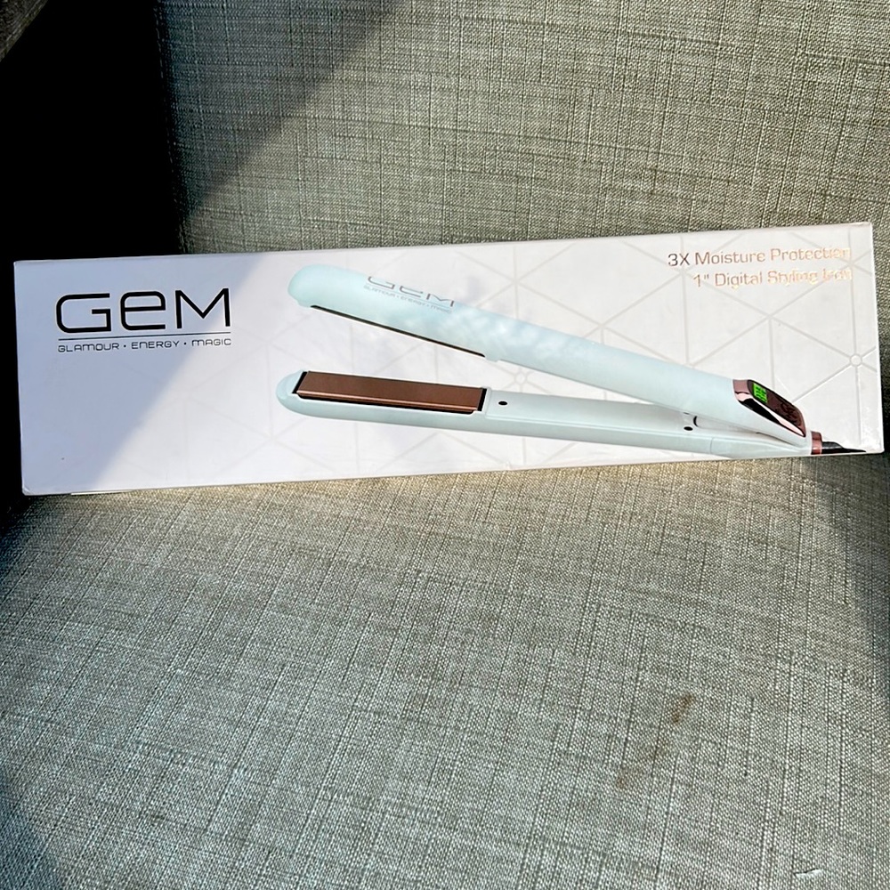 GEM, 3X moisture protection 1” digital styling iron